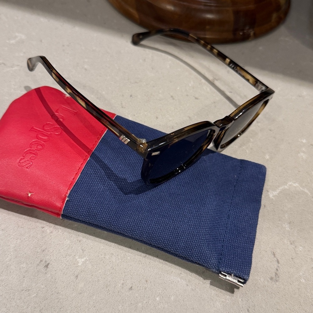 Le Specs Brown Tortoise Sunglasses - Picture 3 of 4